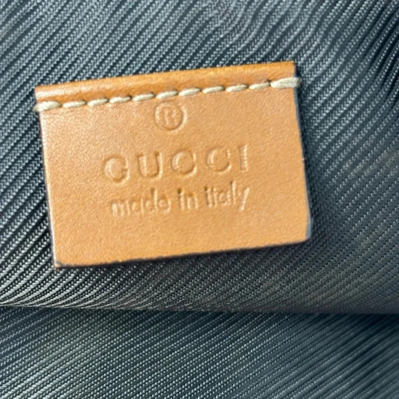 Authentic Gucci nylon clutch bag. - Picture 9 of 12
